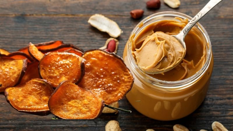 Batata Doce Assada com Pasta de Amendoim