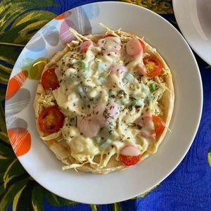Tortinha de frango desfiado queijo e tomate