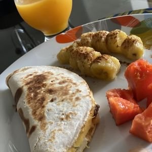 rapid 10 de carne moída queijo banana assada com canela mamão e suco natural de manga